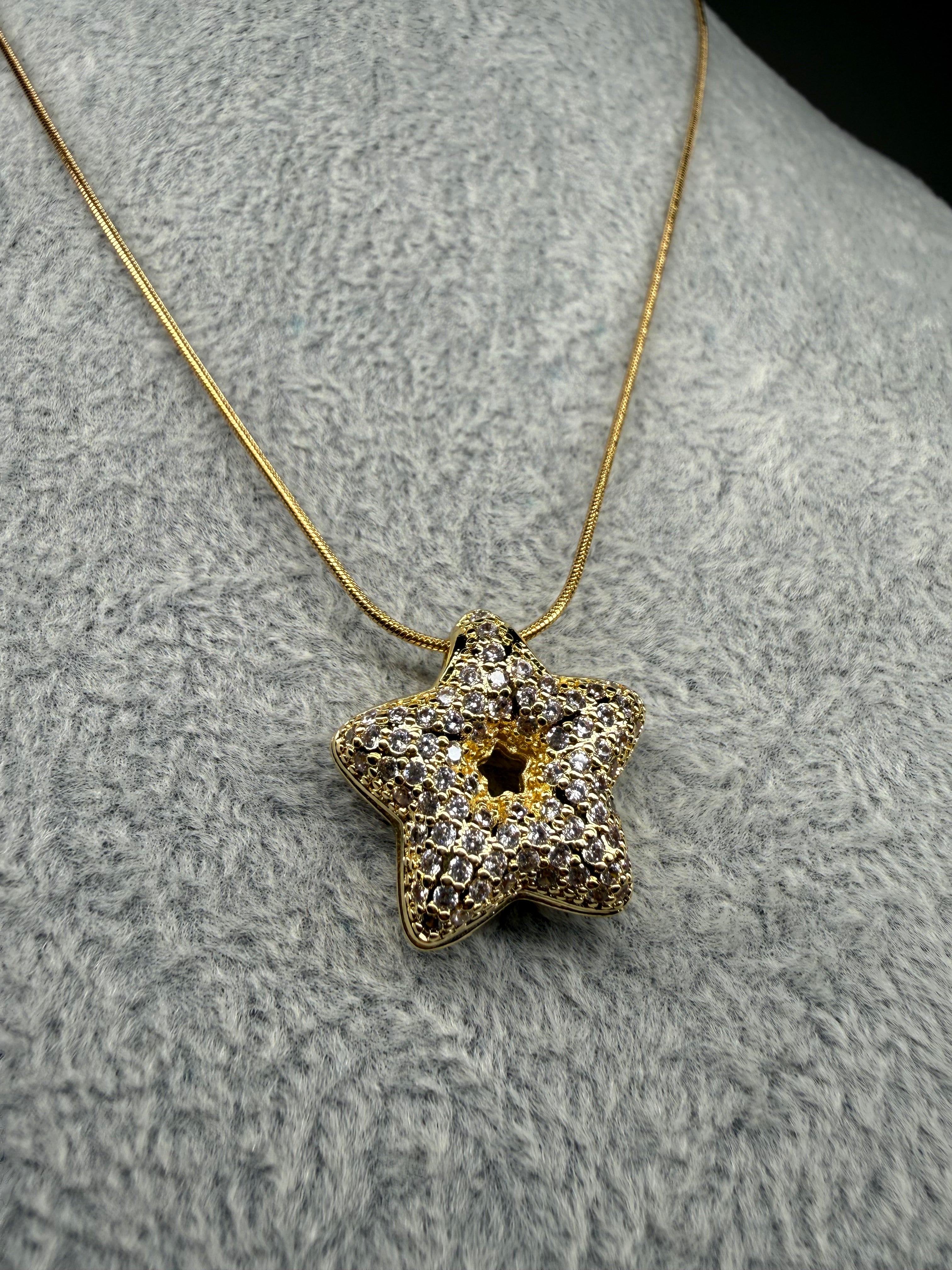 Pavé Star Pendant Necklace