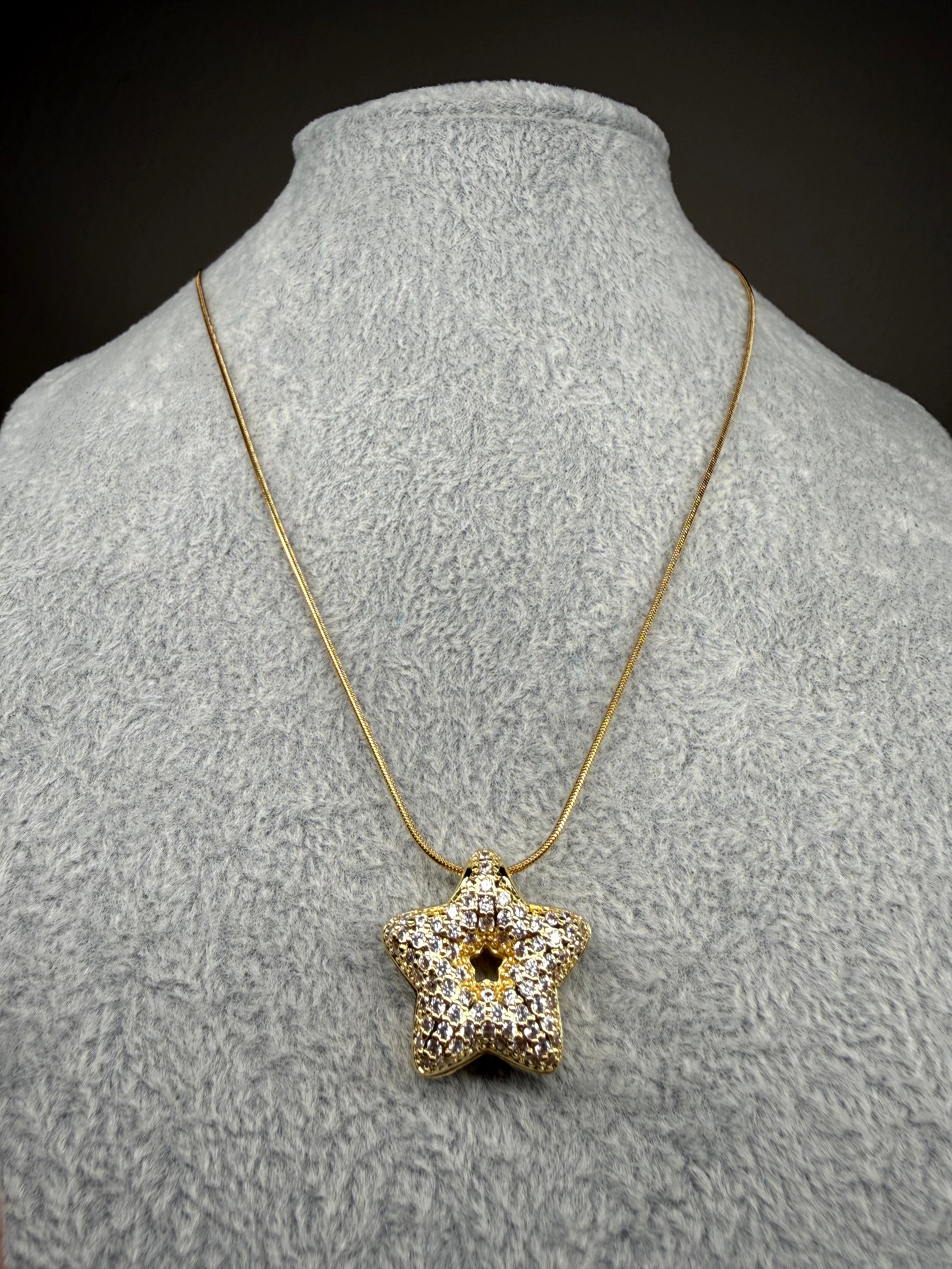 Pavé Star Pendant Necklace